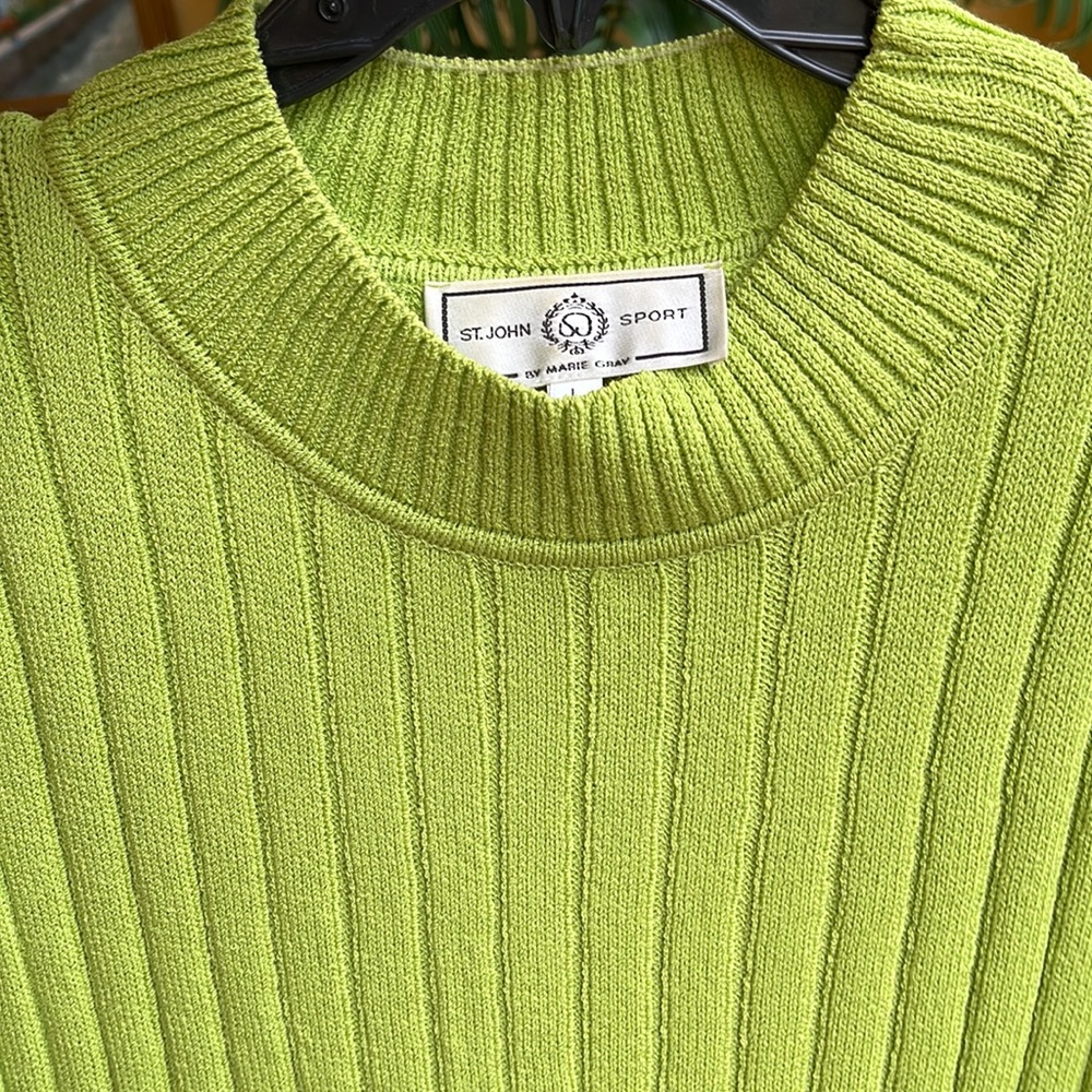 ST JOHN SPORT TOP SIZE L